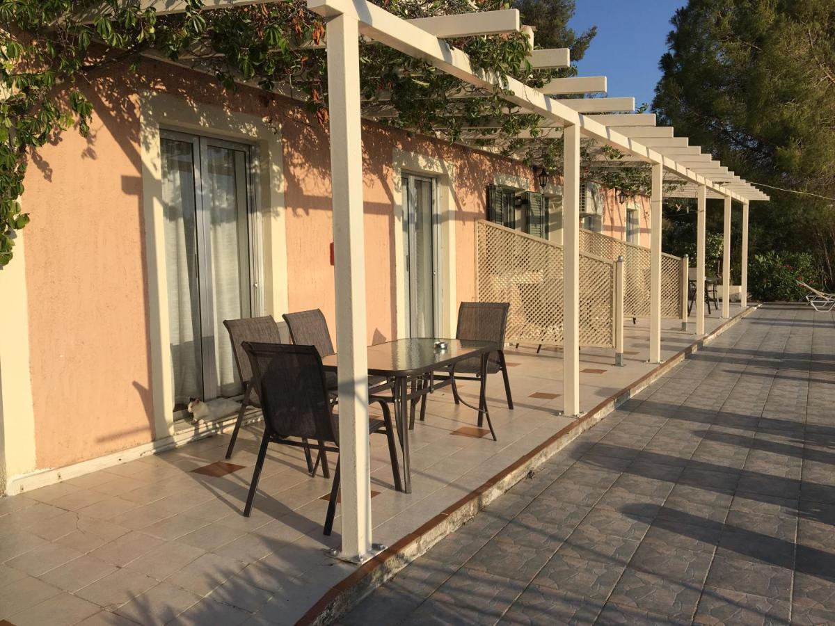 Despina Studios And Apartments Ласси Экстерьер фото